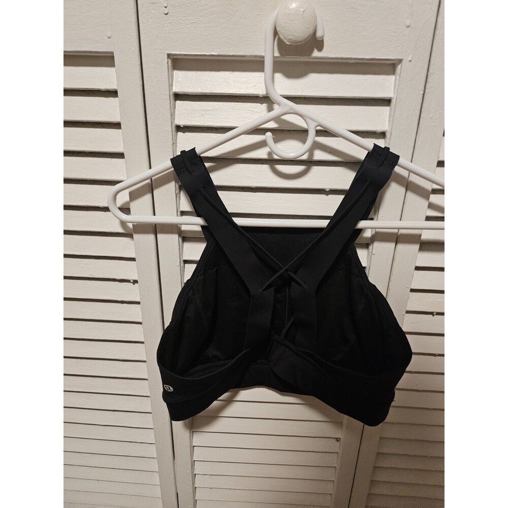 Lululemon Strong at Heart Bra *Medium Support, size 10 BLACK